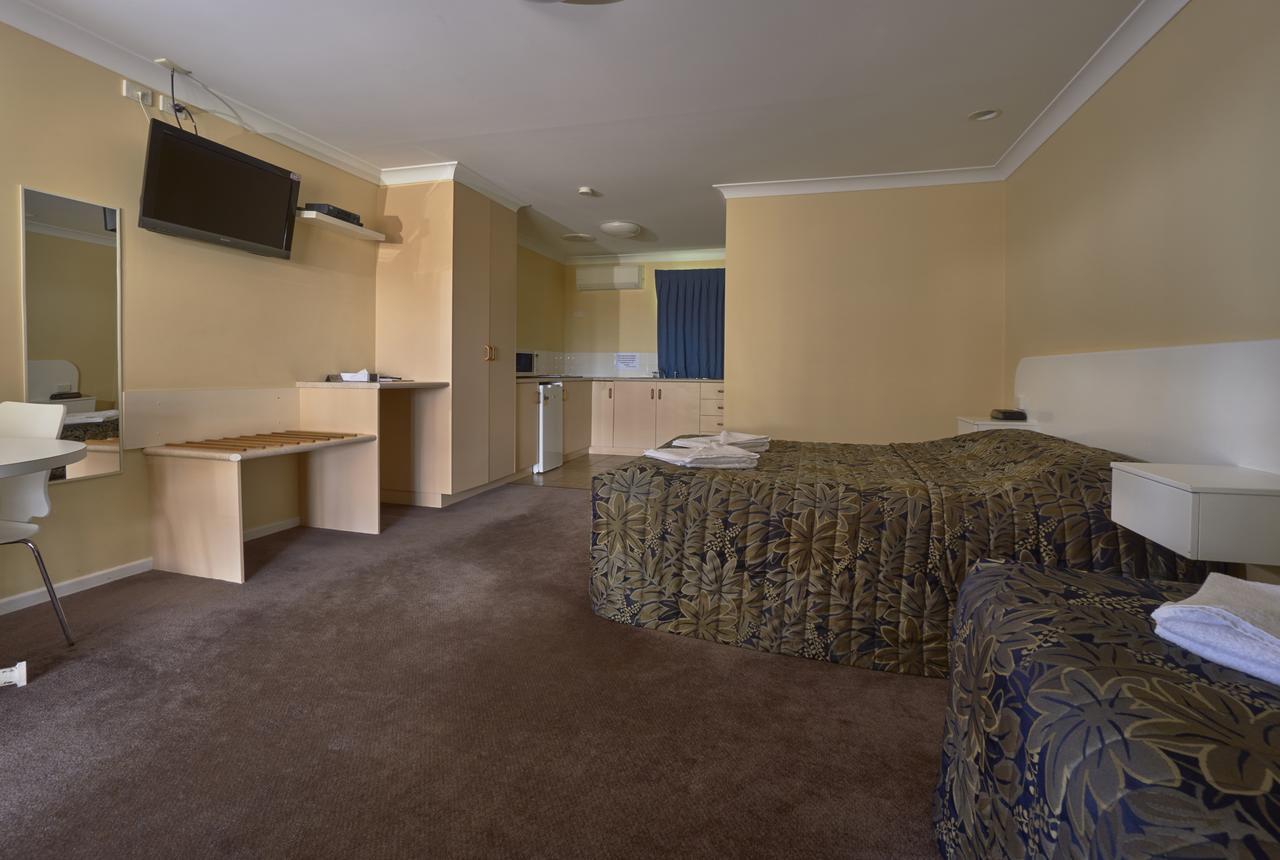 Jefferys Motel Тувумба Экстерьер фото